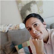 Maestra con titulación en Educación Musical, conocimientos de educación infantil y educación especial. Experiencia en educación en distintos ámbitos. Con más de 700 horas en cursos de diferentes formación. Tanto musical como pedagógica